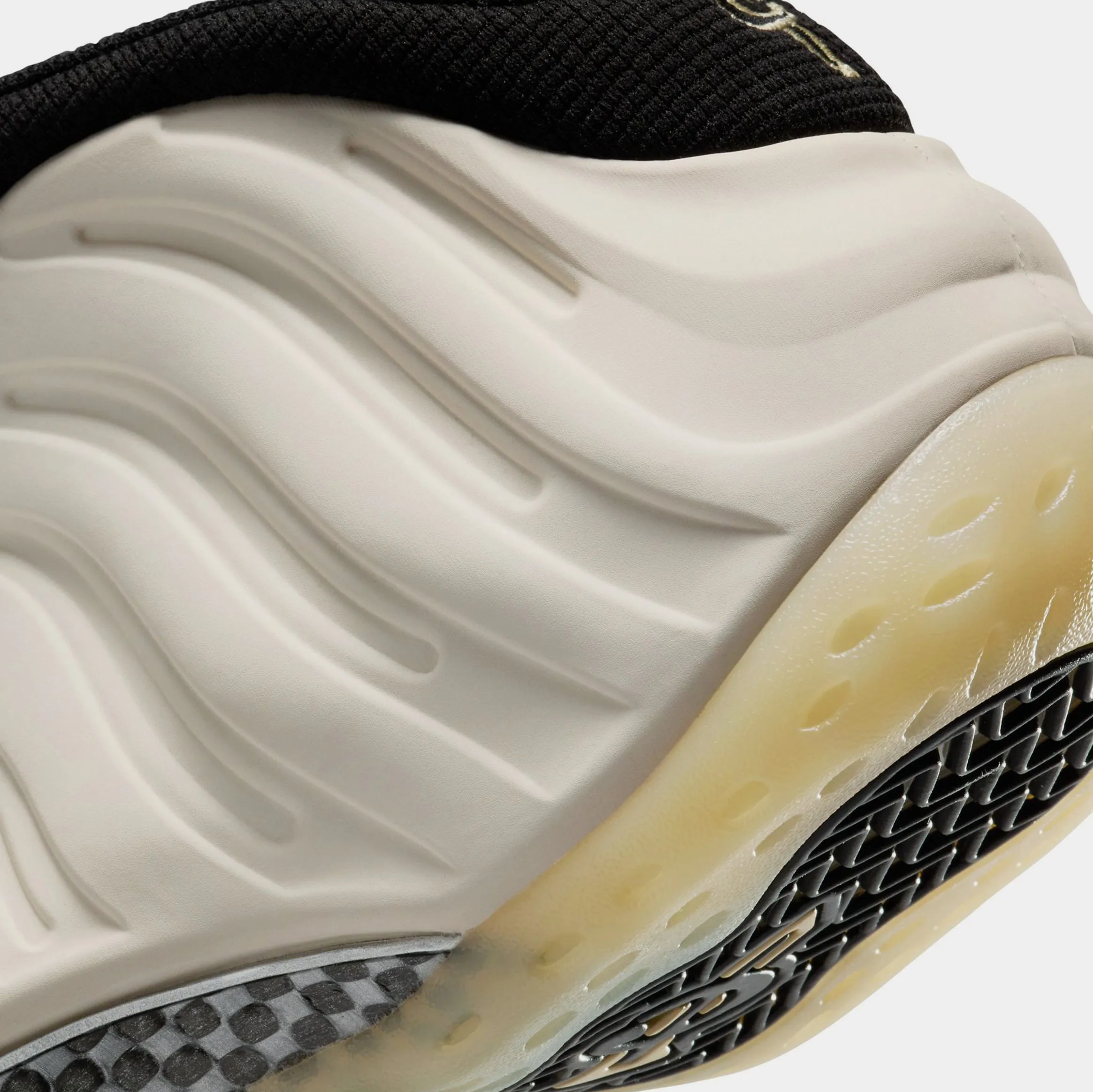 Air Foamposite One Light Orewood Mens Basketball Shoes (Black/Team Gold/Light Orewood Brown/Chrome)